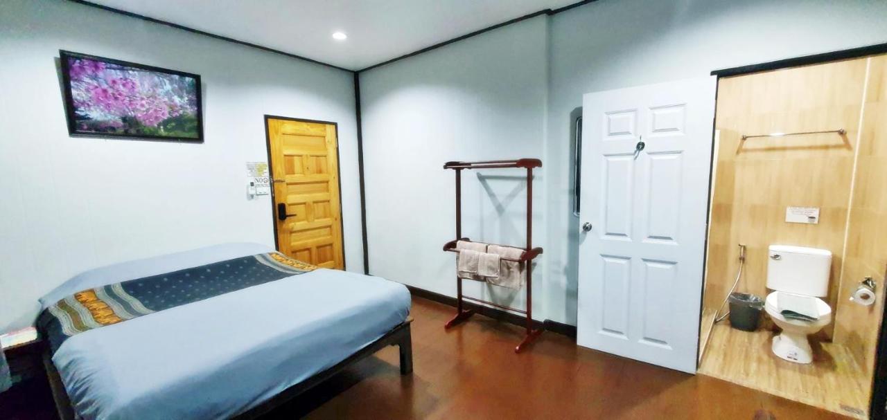 Ob Arun House Bed & Breakfast กรุงเทพมหานคร ภายนอก รูปภาพ